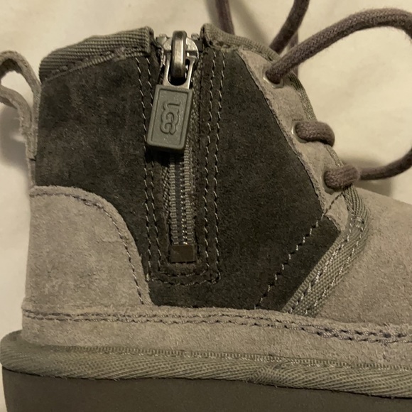 UGGS - Picture 10 of 16